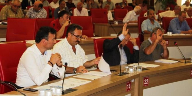 Ümmet Akın 210 milyonluk kredinin nerede kullanılacağını sordu