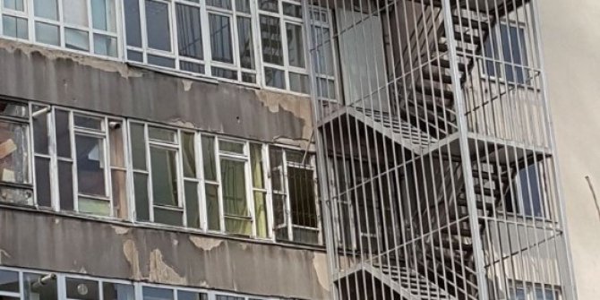 Özel eğitim kurumlarının olduğu binada yangın paniği