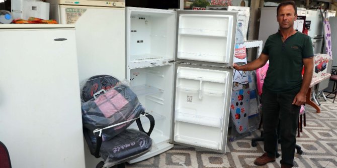 İkinci el eşyacı ve spotçular öğrencileri bekliyor