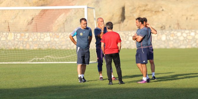 Evkur Yeni Malatyaspor, Bursaspor maçında Ali Ravcı’ya emanet