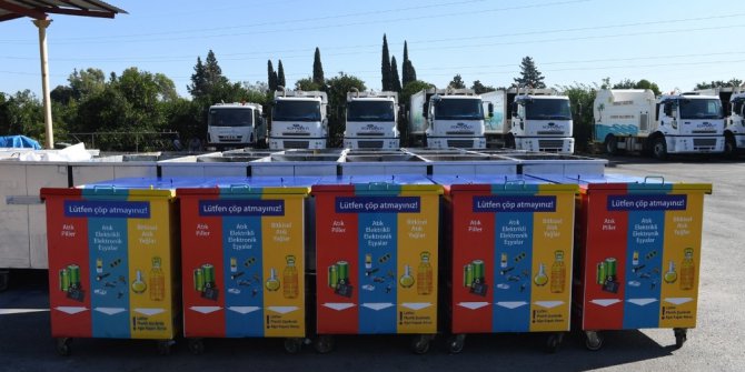 Konyaaltı Belediyesi’nin atölyeleri sanayi gibi çalışıyor