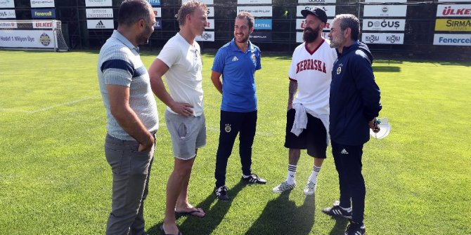 Kuyt ve Meireles’ten Fenerbahçe’ye ziyaret