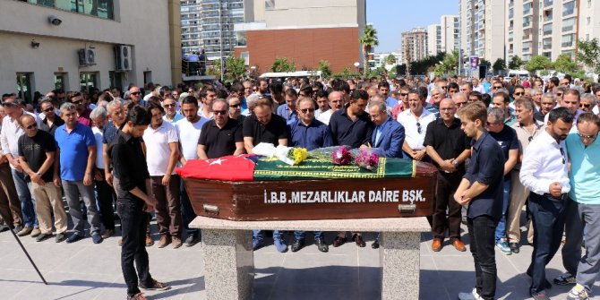 Sultan öğretmen gözyaşları arasında son yolculuğuna uğurlandı