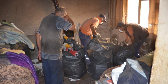 Çöp ev temizlendi
