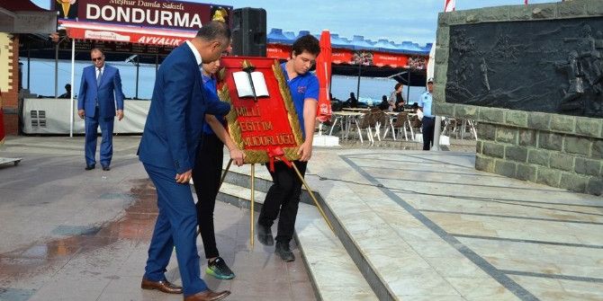 Ayvalık’ta Yeni Öğretim Yılına Gecikmeli Tören