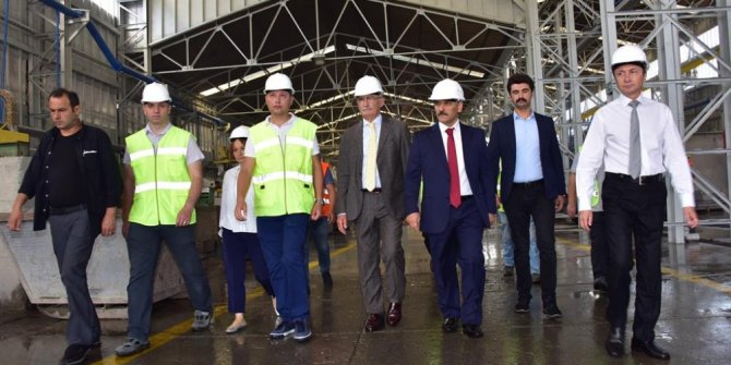 Şehrin tüm mobilyaları bu fabrikadan