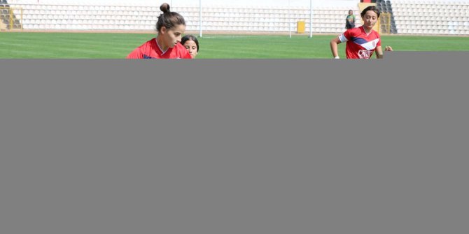 Futbolda Genç kızlar Kocaeli temsilcisi tur atladı