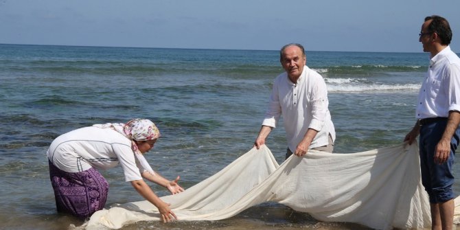Başkan Topbaş şile bezi dokudu