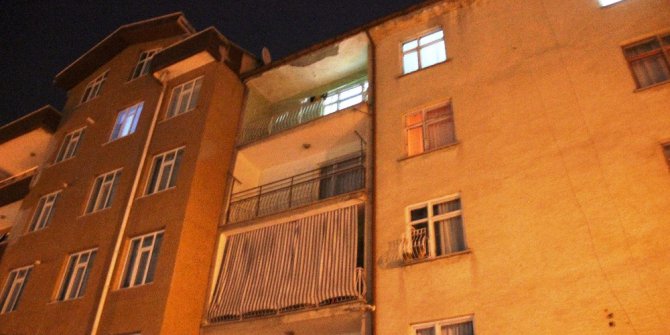 Balkondan düşen 3 yaşındaki çocuk hayatını kaybetti