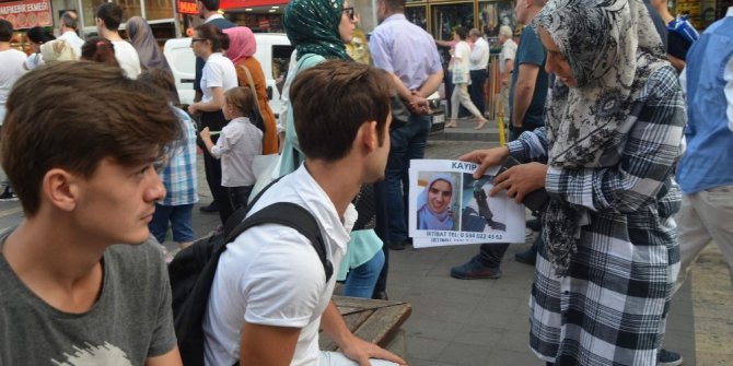 Kayıp kız kardeşini arıyor