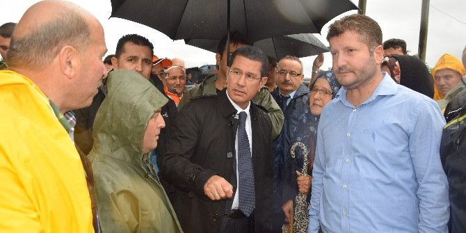 Başbakan Yardımcısı Canikli Ve İçişleri Bakanı Soylu Selden Etkilenen Giresun’un Eynesil İlçesinde İncelemelerde Bulundu
