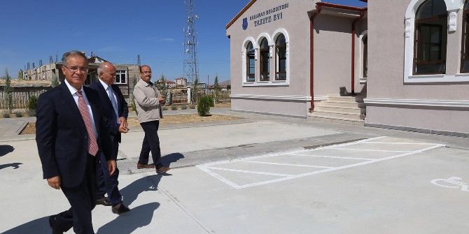 Vali Tapsız, Taziye Evini Gezdi