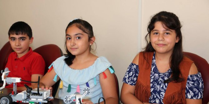 CÜ Teknokent’te öğrencilere ’Robotik Kodlama Eğitimi’ veriliyor