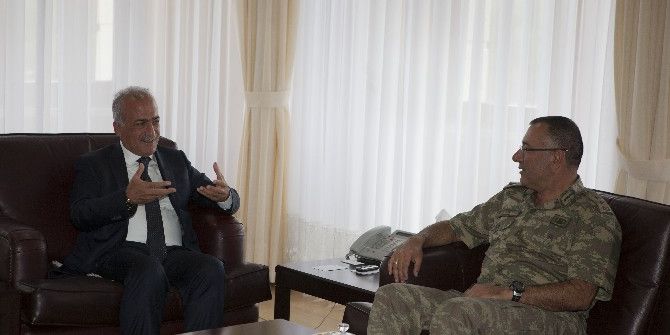 Jandarma Bölge Komutanı Alpar, Rektör Çomaklı’yı Ziyaret Etti