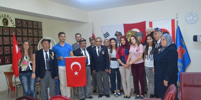Afyonkarahisar’da Gençlerden Gazilere Ziyaret