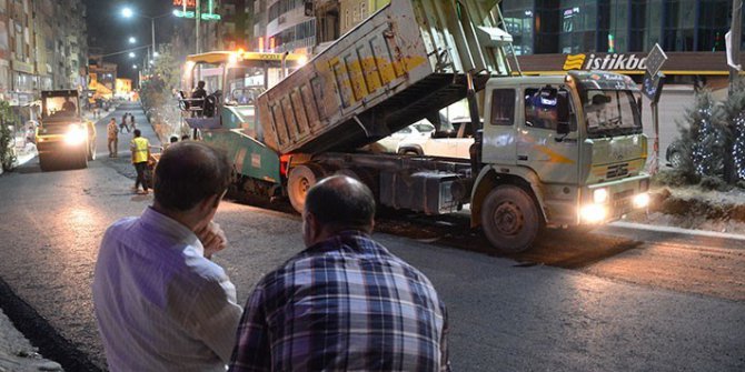 Hakkari’de altyapı ve asfalt çalışmaları sürüyor