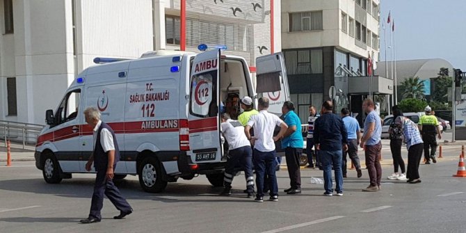 Motosiklet ile otomobil çarpıştı: 1 yaralı