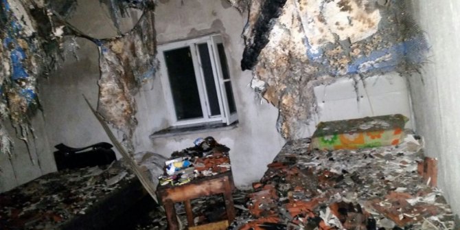 Metruk ev gece yarısı yandı