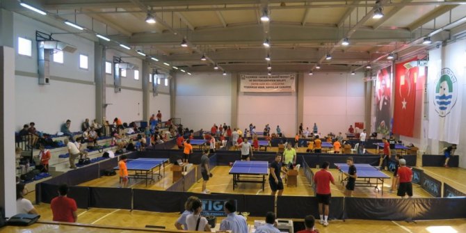 Kurtuluş günü anısına masa tenisi turnuvası