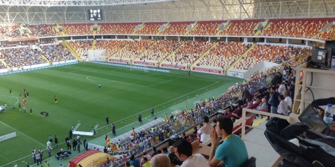 Evkur Yeni Malatyaspor yeni stadın kapılarını açtı