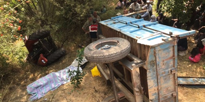 Traktör şarampole yuvarlandı: 2 ölü, 4 yaralı