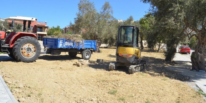 Kuşadası Belediyesi iki yeni parkın yapımına başladı