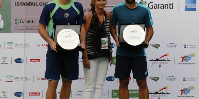 Çiftlerde şampiyon Bagemann/Eysseric