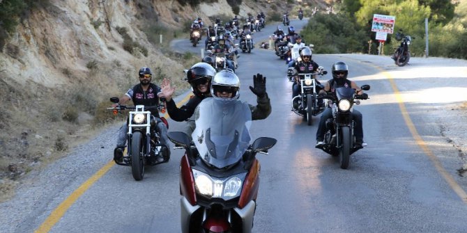 Başkan Akpınar ve motorculardan kent turu