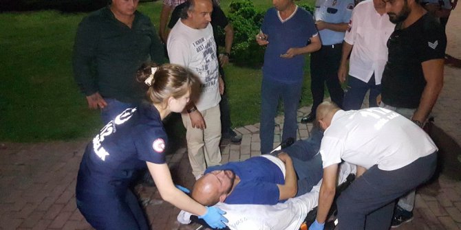 Parkta Suriyelilerin bıçaklı saldırısına uğradı