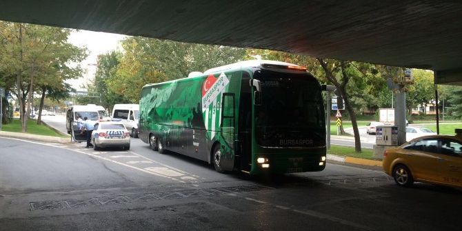 Bursaspor Takım Otobüsü Yolda Kaldı