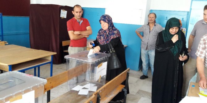 Pazar yerinin taşınmasına vatandaşlar seçim ile karar veriyor