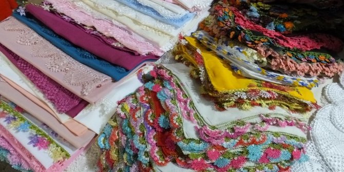 İğne oyaları hamarat ellerde hayat buluyor