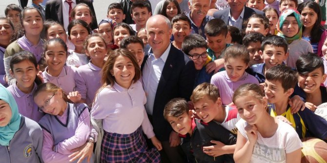 Başkan  Akgün: "Atatürk’ün yolundan, bilimin ışığından ayrılmayın"