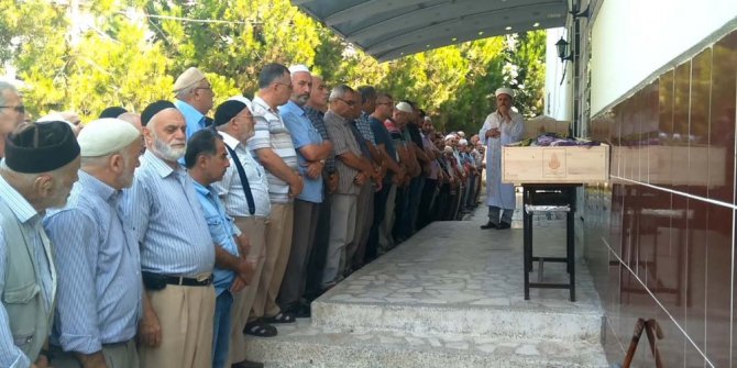 İstanbul’da eşi tarafından öldürülen kadın ile kardeşi toprağa verildi