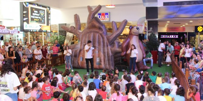 Çocukların ’Maşa’ ile ’Koca Ayı’ sevgisi