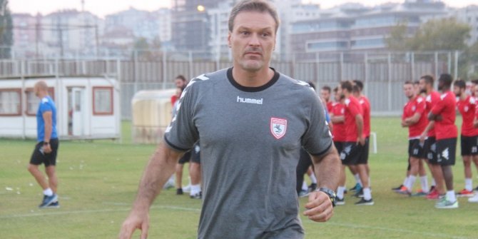 Samsunspor, Alpay Özalan ile devam kararı aldı