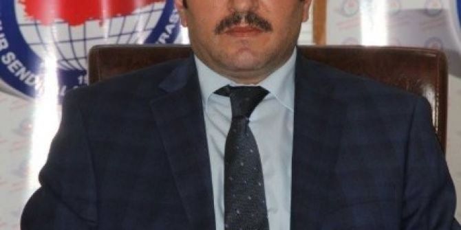 Eğitim Bir Sen’den Serbest Kıyafetle İş Yerine Gitme Eylemi