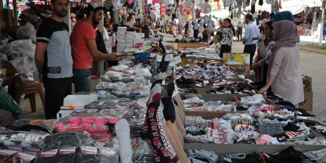 Simav Panayırı’nda son gün indirimine yoğun ilgi