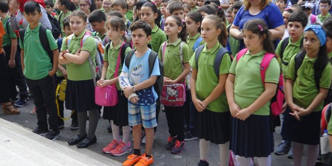 İstanbul’da ilk ders zili çaldı