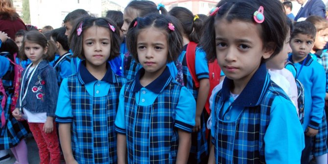 Üçüzlerin okul heyecanı