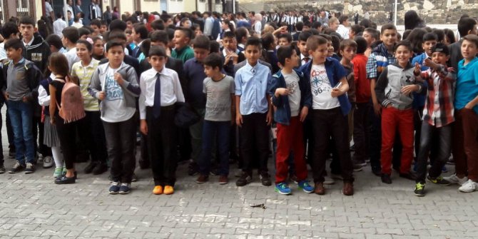 Gürün’de 3 bin 680 öğrenci ders başı yaptı