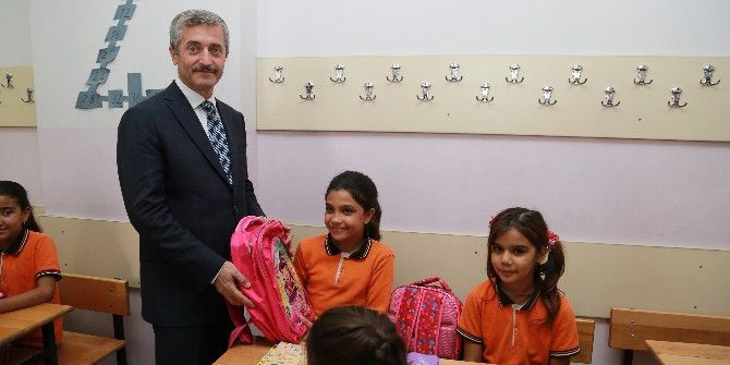 Şahinbey’den 20 Bin Öğrenciye Kırtasiye Yardımı