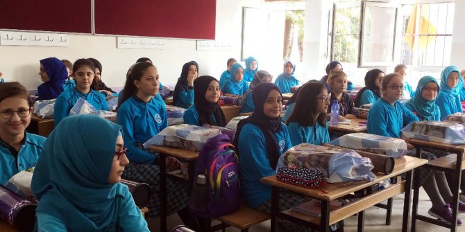 Sultangazi Belediyesi’nden 110 bin öğrenciye 660 bin defter