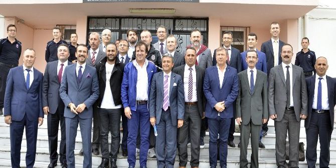Efsane Futbolculardan "Futbolun Efsaneleri Genç Hükümlülerle Buluşuyor" Projesine Destek