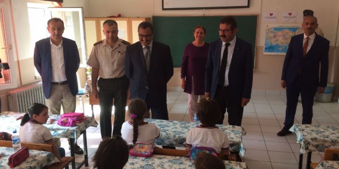 Giresun’da 74 bin öğrenci ve 5 bin 623 öğretmen için ders zili çaldı