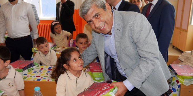 Büyükçekmece’de yeni eğitim öğretim yılı törenle başladı