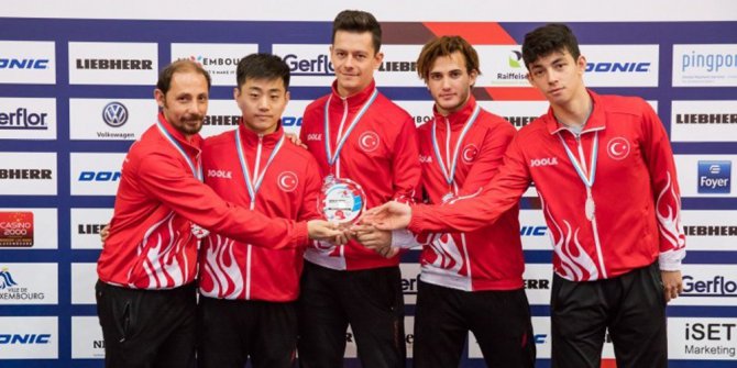 Masa tenisinde tarihi başarı