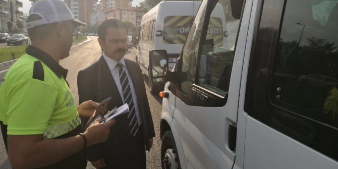 Vali Aktaş okul servislerini denetledi