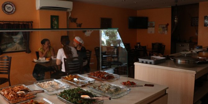 Elektrik kesintisine esnaf tepkisi