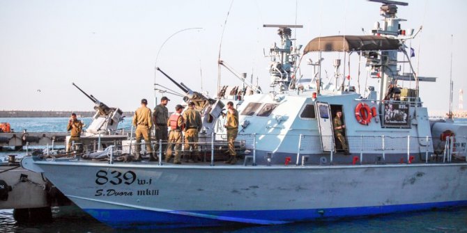 İsrail Donanması 2 Filistinli balıkçıyı gözaltına aldı